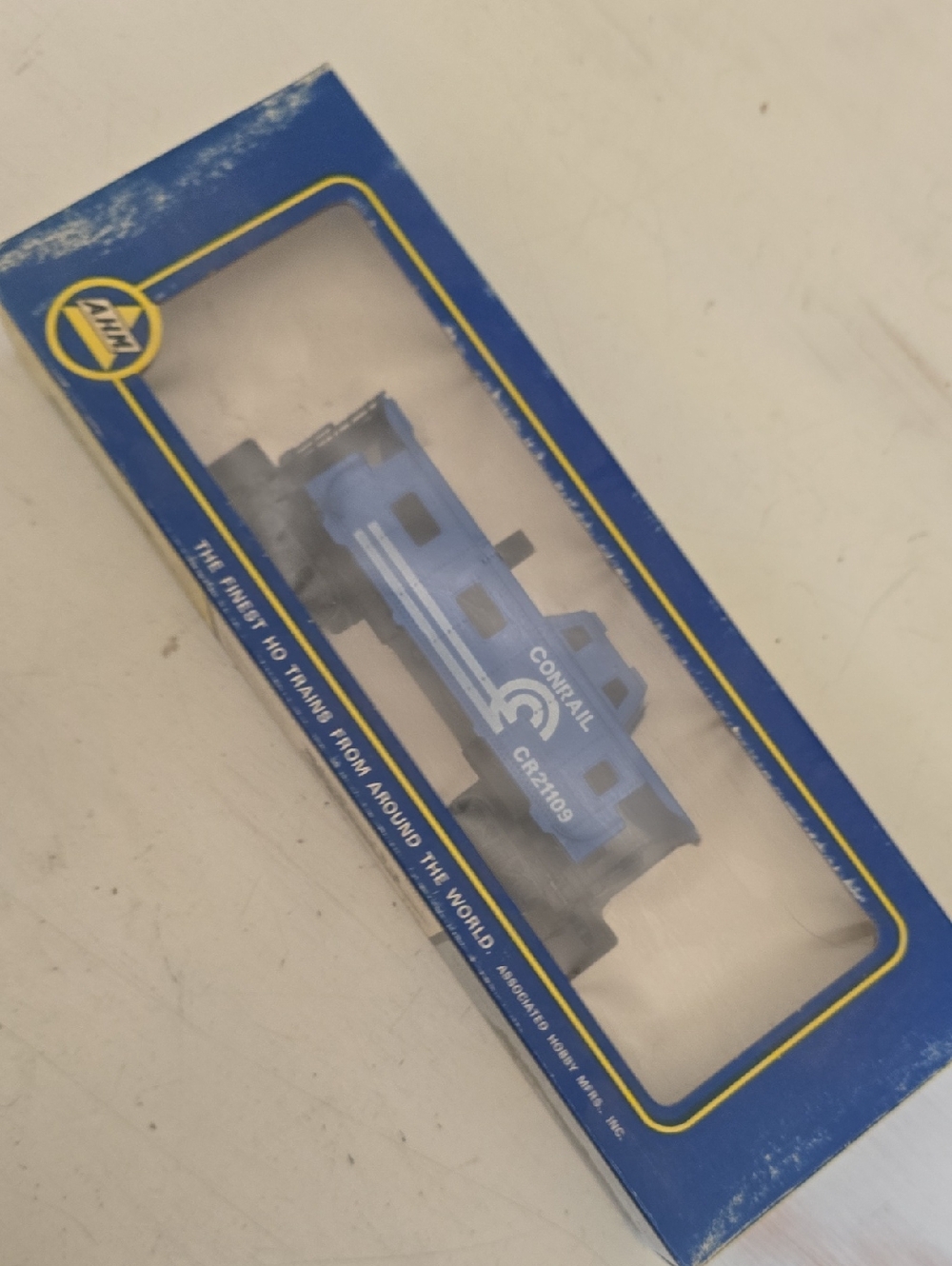 (NWT) CTC HO Conrail Caboose CR #5489C